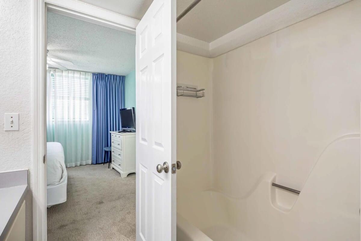 Tortuga Suite At Sunrise Suites Resort - Heated Pool, Hot Tub & Free Parking 基韋斯特 外观 照片