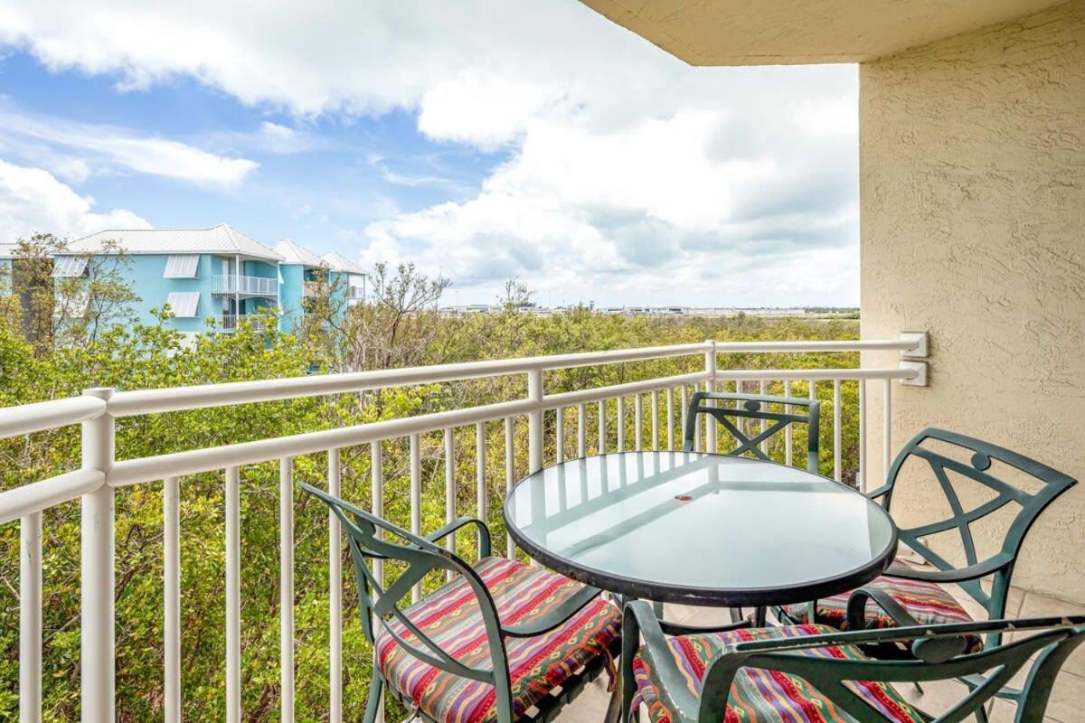 Tortuga Suite At Sunrise Suites Resort - Heated Pool, Hot Tub & Free Parking 基韋斯特 外观 照片