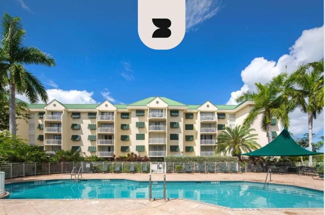 Tortuga Suite At Sunrise Suites Resort - Heated Pool, Hot Tub & Free Parking 基韋斯特 外观 照片